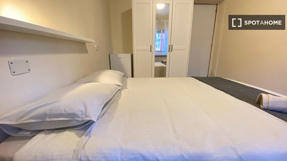 Double room Madrid, 5 beds — photo 14