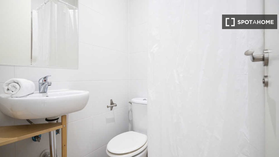 Double room Madrid, 67 beds — photo 78