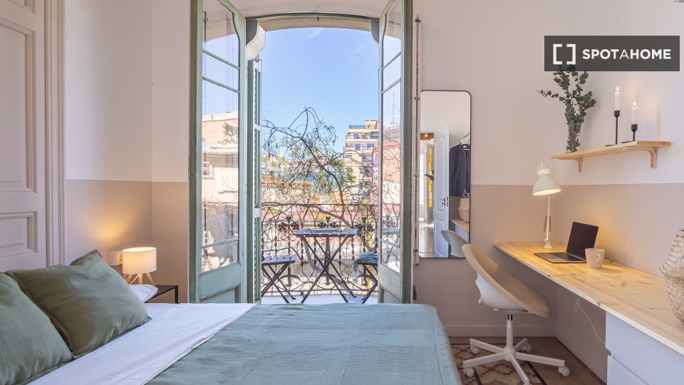 Double room Barcelona, 4 beds, 90m² — photo 8