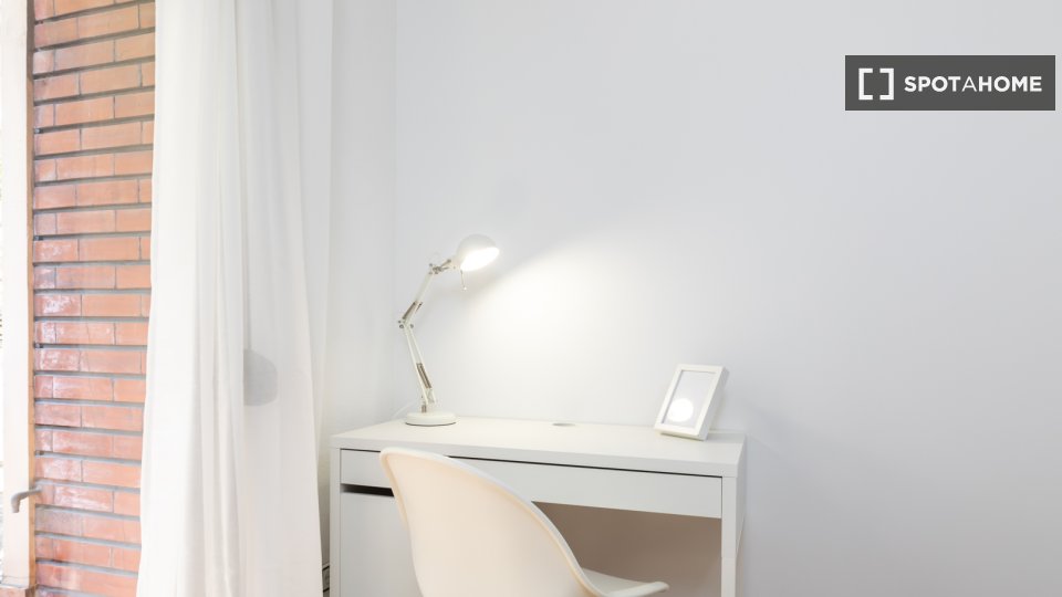 Double room Valencia, 6 beds, 100m² — photo 2