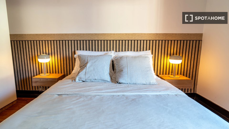 Double room Lisbon, 9 beds — photo 11