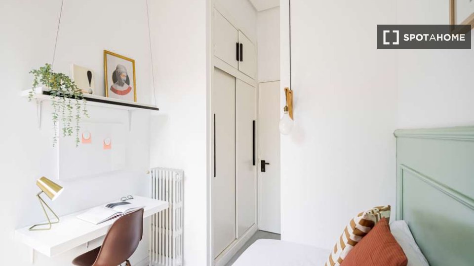 Double room Madrid, 67 beds — photo 19