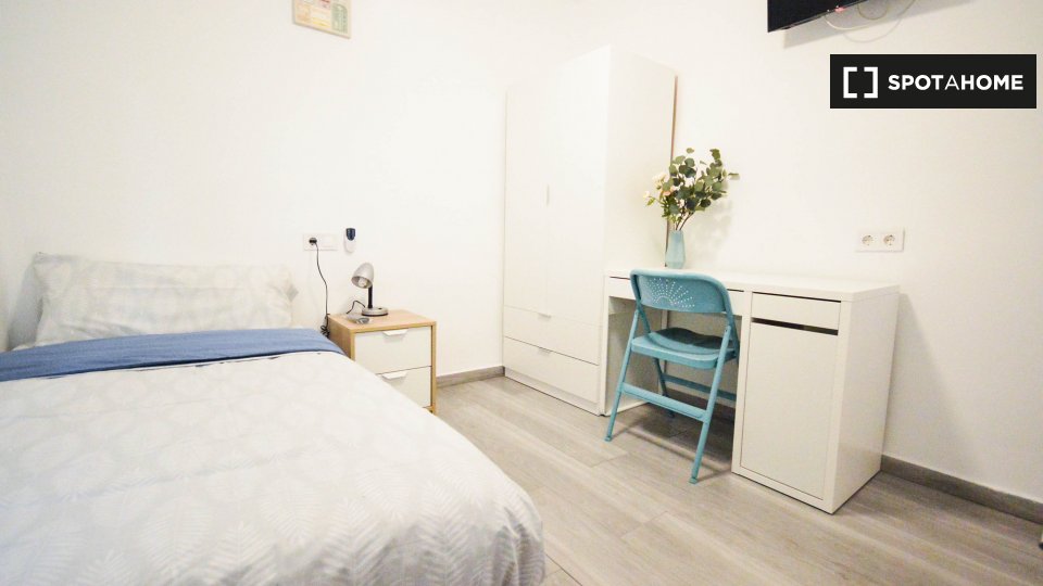 Double room Valencia, 4 beds, 100m² — photo 4