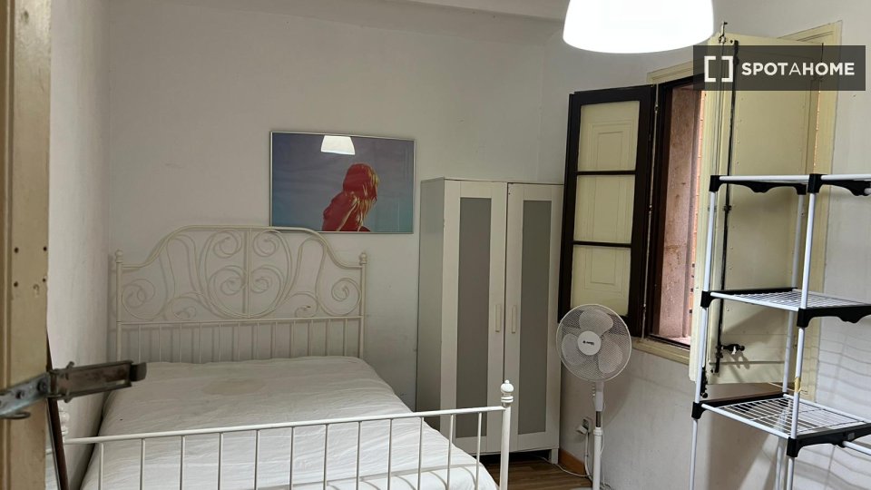Double room Barcelona, 3 beds, 150m² — photo 32