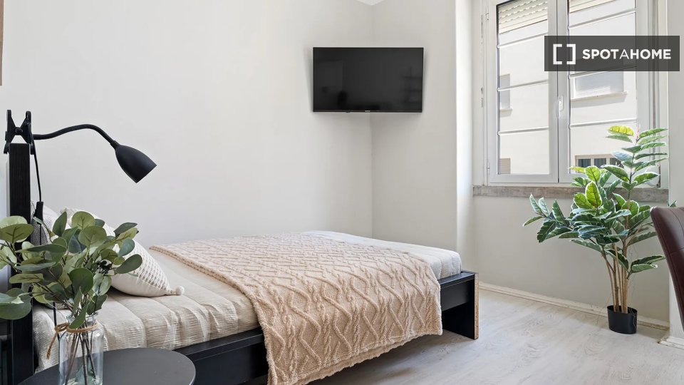Double room Lisbon, 11 beds — photo 1