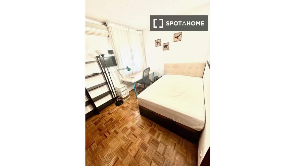 Double room Madrid, 5 beds, 133m² — photo 66