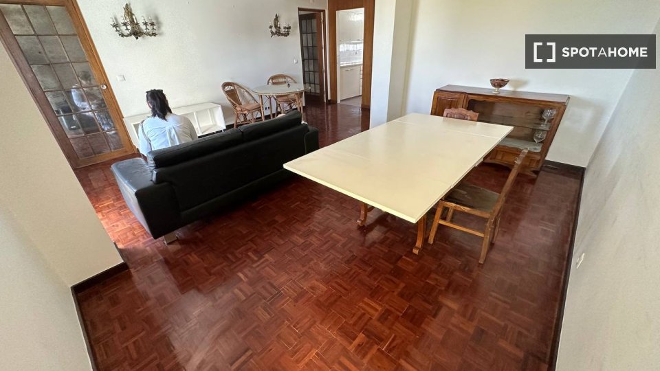 Double room Lisbon, 5 beds, 130m² — photo 7