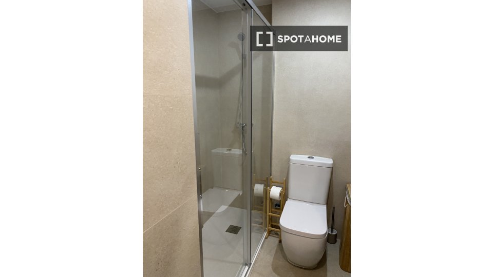 Apartment Valencia, 4 beds, 110m² — photo 11