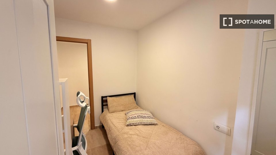 Double room Valencia, 6 beds — photo 12