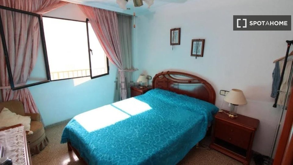 Double room Palma_De_Mallorca, 3 beds, 95m² — photo 1