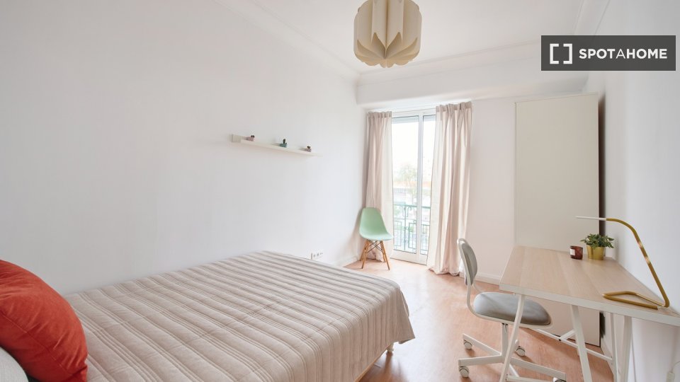 Double room Lisbon, 6 beds — photo 90