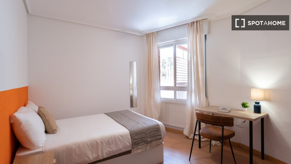 Double room Madrid, 5 beds — photo 5