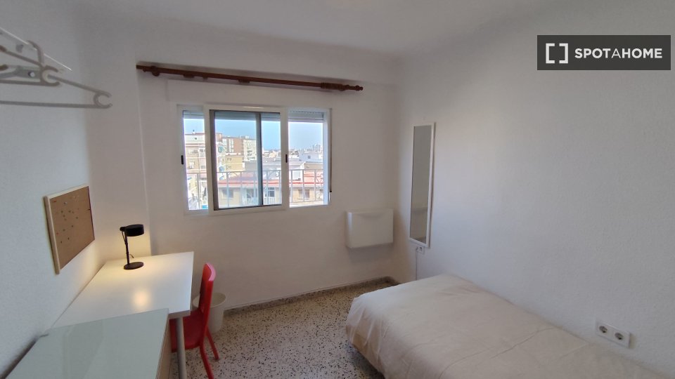 Double room Malaga, 3 beds, 80m² — photo 34