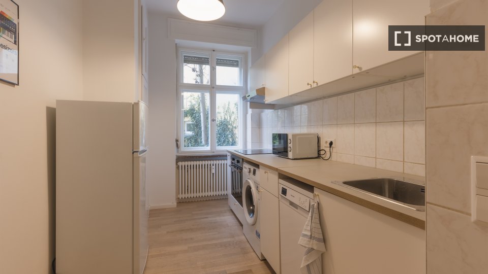 Double room Berlin, 8 beds, 49m² — photo 12