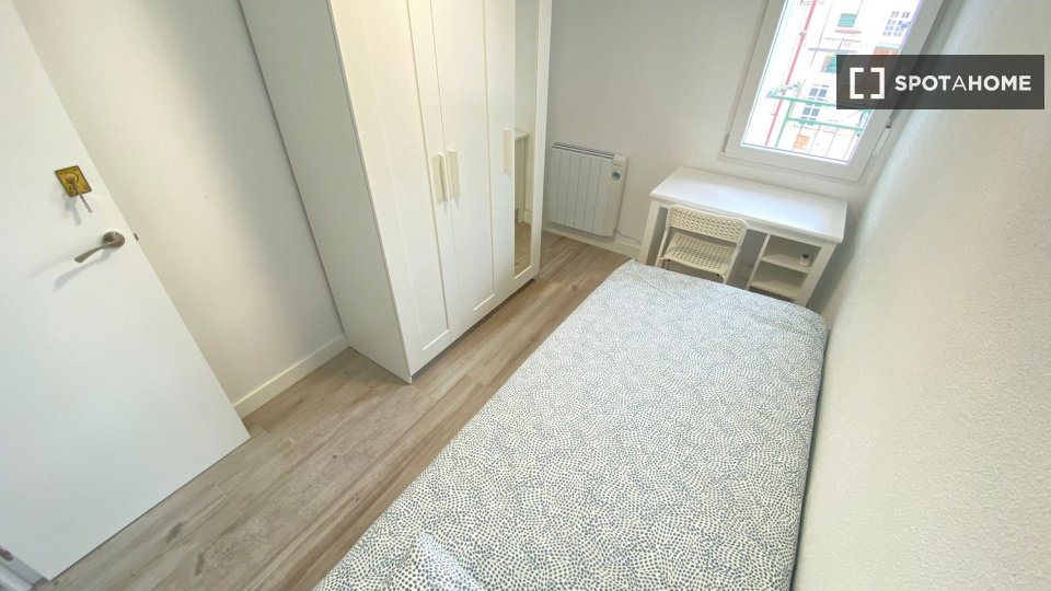 Double room Madrid, 4 beds — photo 9