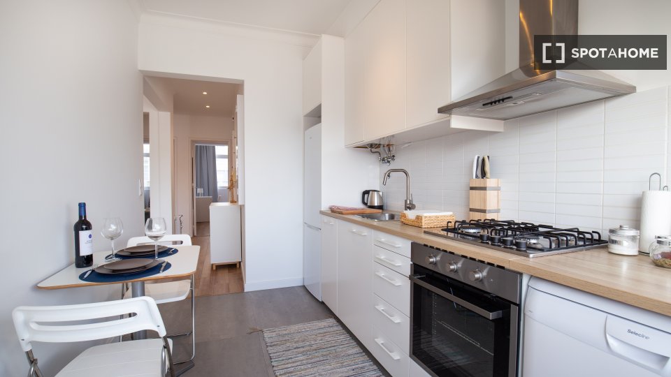 Apartment Lisbon, 2 beds, 65m² — photo 14