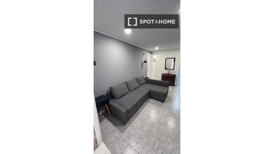 Double room Barcelona, 4 beds, 102m² — photo 13
