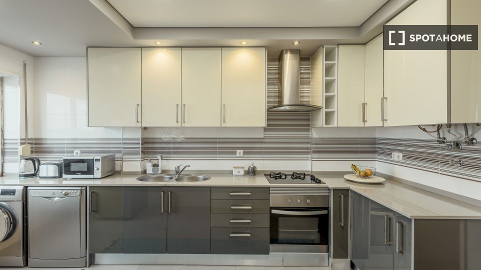Apartment Lisbon, 2 beds — photo 13
