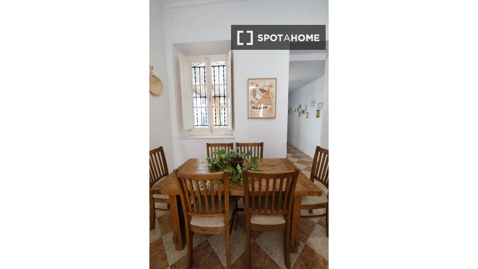 Double room Malaga, 4 beds, 250m² — photo 13