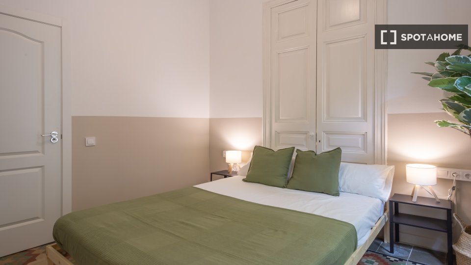 Double room Barcelona, 4 beds, 90m² — photo 17