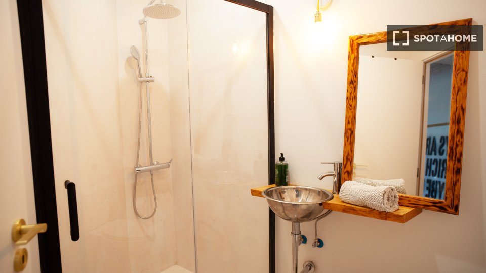 Double room Lisbon, 2 beds, 113m² — photo 6