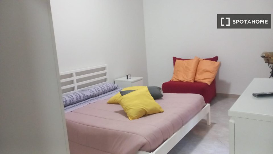 Double room Rome, 3 beds, 75m² — photo 94