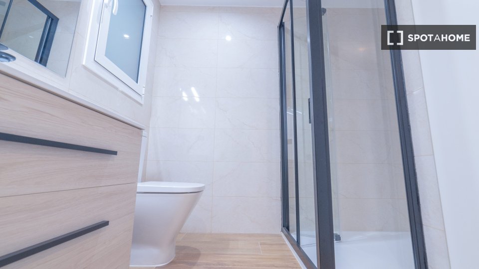 Double room Barcelona, 7 beds, 200m² — photo 7