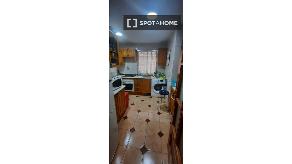 Double room Madrid, 3 beds — photo 3