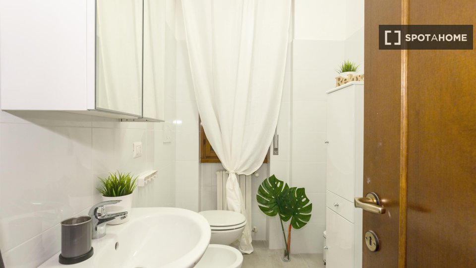 Double room Milan, 4 beds — photo 15