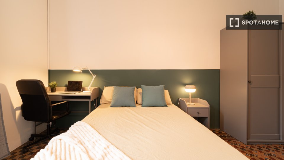 Double room Barcelona, 9 beds, 200m² — photo 8