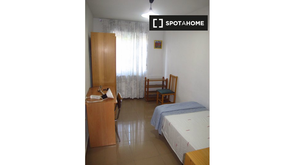 Double room Madrid, 11 beds, 300m² — photo 2
