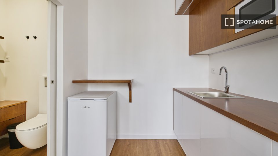 Apartment Lisbon, 1 bed — photo 19