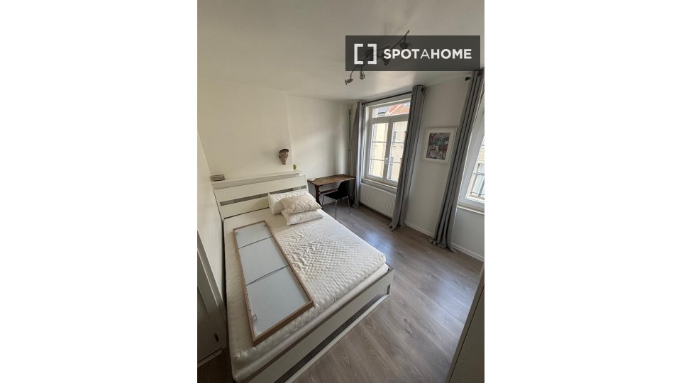 Double room Brussels, 5 beds, 14m² — photo 18