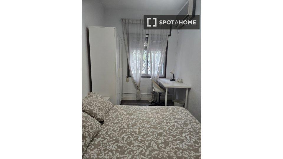 Double room Zaragoza, 2 beds — photo 5