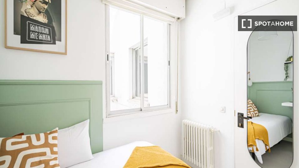 Double room Madrid, 67 beds — photo 10