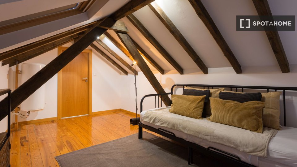 Apartment Coimbra, 2 beds, 75m² — photo 28