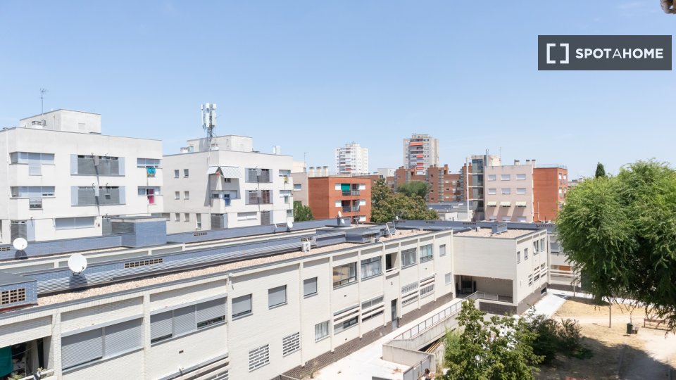 Double room Madrid, 6 beds, 200m² — photo 16