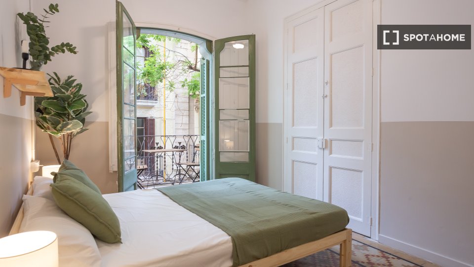 Double room Barcelona, 4 beds, 90m² — photo 19
