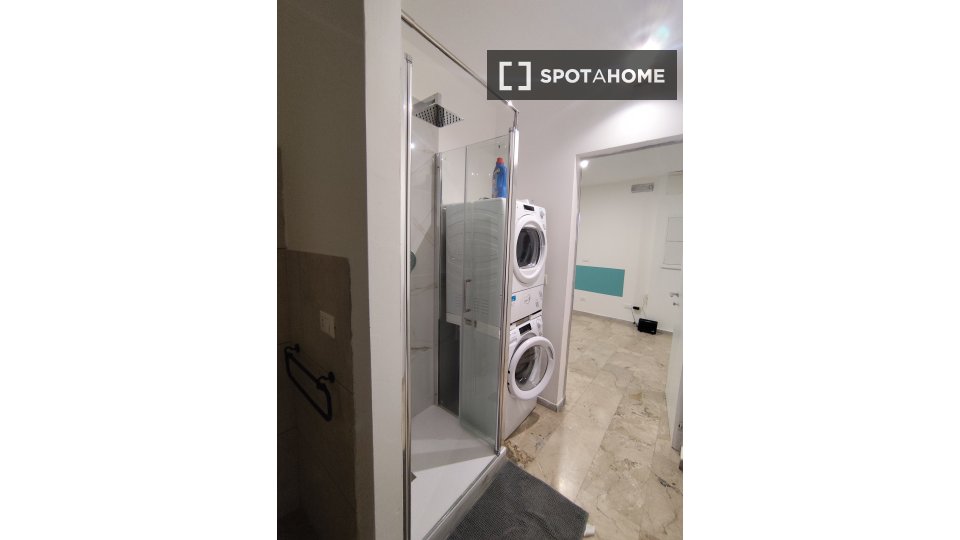 Double room Bologna, 10 beds, 232m² — photo 9