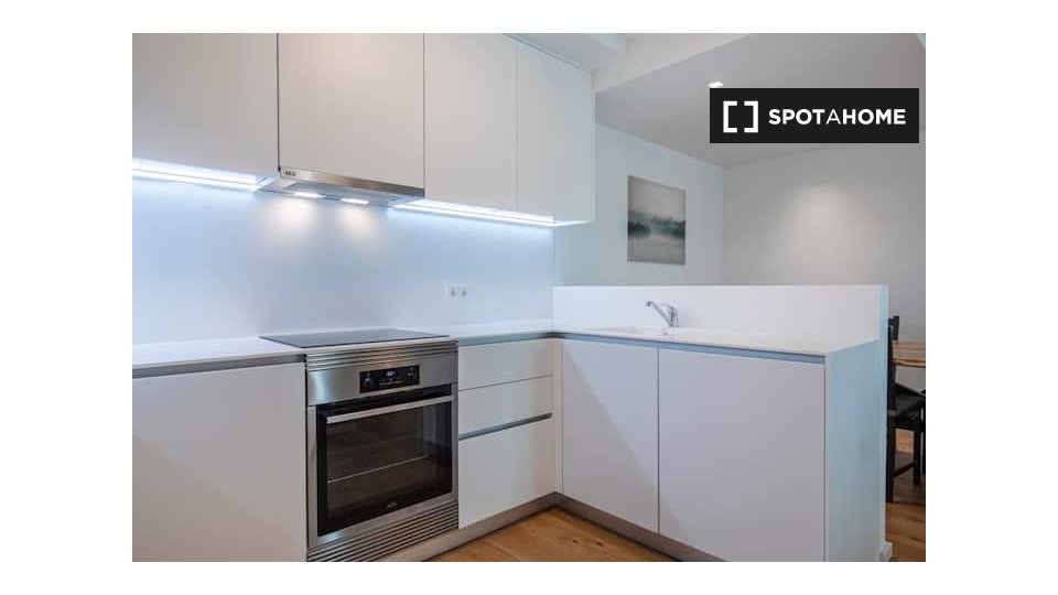 Apartment Lisbon, 2 beds — photo 13