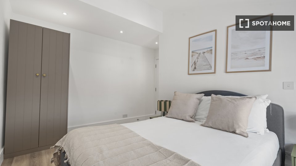 Apartment London, 2 beds, 54m² — photo 13