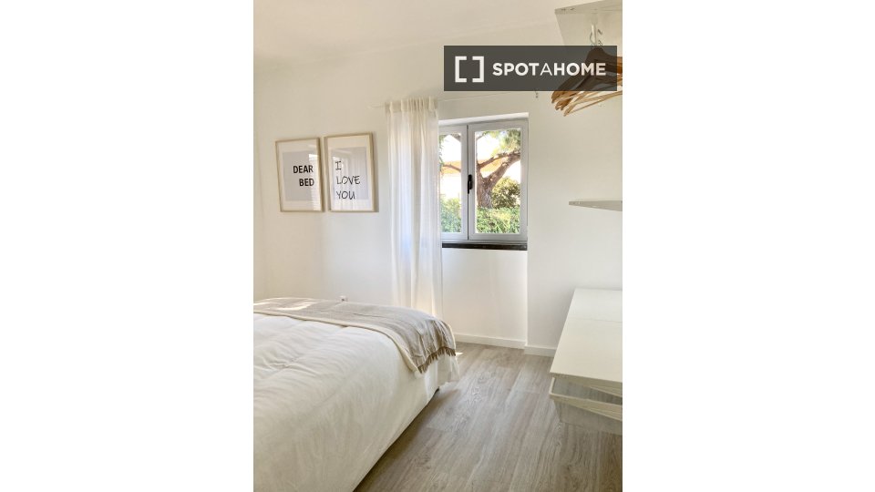 Double room Lisbon, 2 beds — photo 1