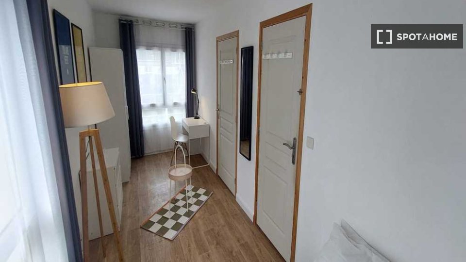 Double room Lille, 3 beds, 70m² — photo 1