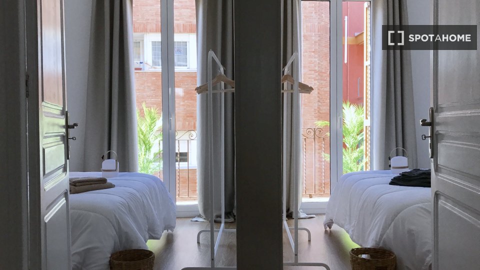 Double room Barcelona, 4 beds, 80m² — photo 13