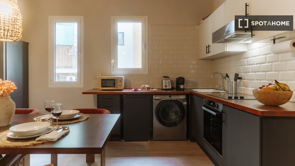 Double room Barcelona, 3 beds, 90m² — photo 19