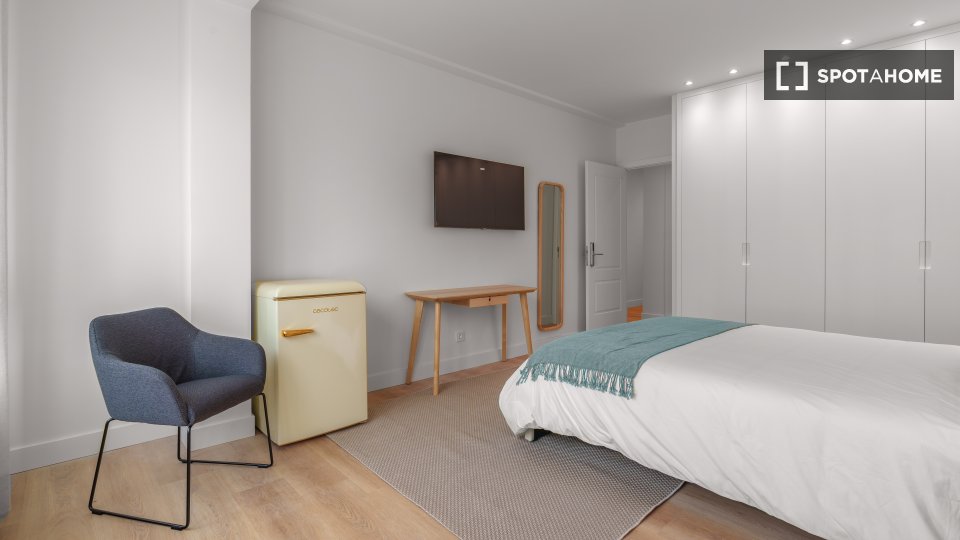 Double room San_Sebastian, 6 beds, 150m² — photo 2