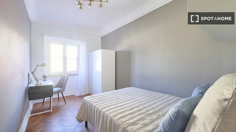 Double room Lisbon, 6 beds — photo 1