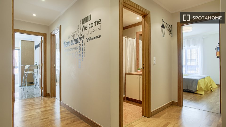 Apartment Lisbon, 2 beds, 67m² — photo 9