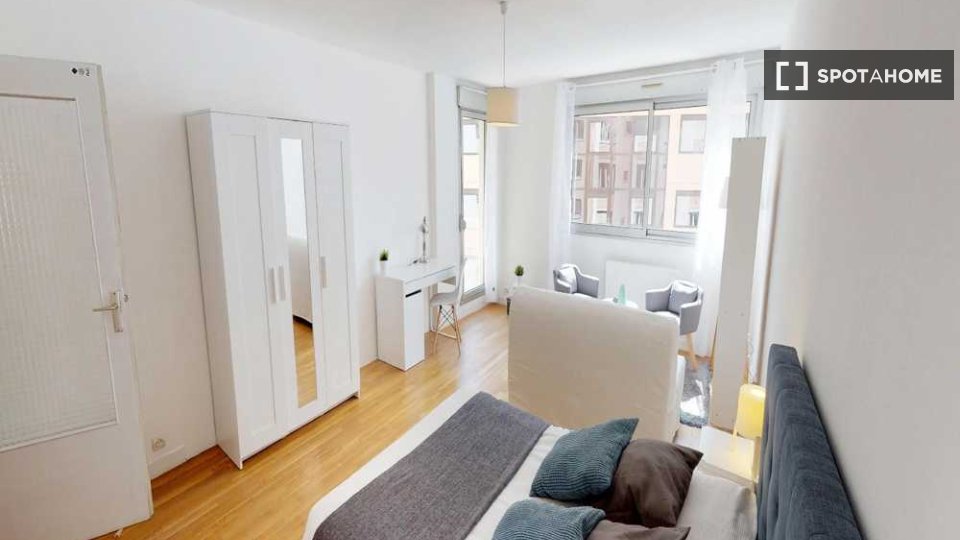 Double room Lyon, 5 beds, 100m² — photo 14