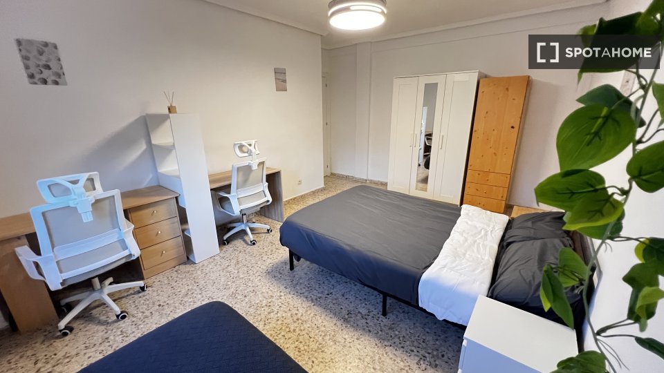 Double room Valencia, 5 beds — photo 12